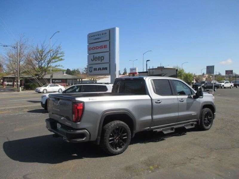 Used 2020 GMC Sierra 1500 ElevationImage 8