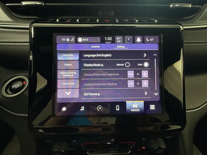Used 2024 Jeep Grand Cherokee Laredo XImage 32