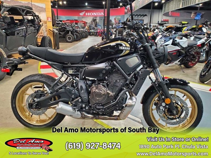 2024 Yamaha XSR700RCB  in a RAVEN exterior color. Del Amo Motorsports of South Bay (619) 547-1937 delamomotorsports.com 