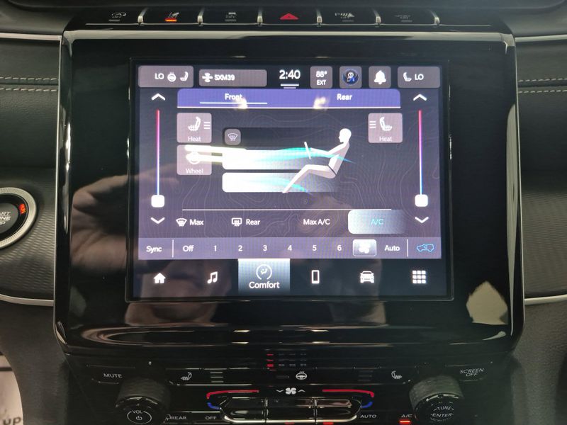 New 2025 Jeep Grand Cherokee L Altitude X 4x4Image 32