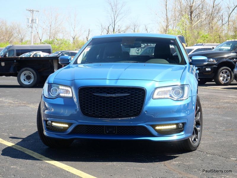 Used 2023 Chrysler 300 Touring L