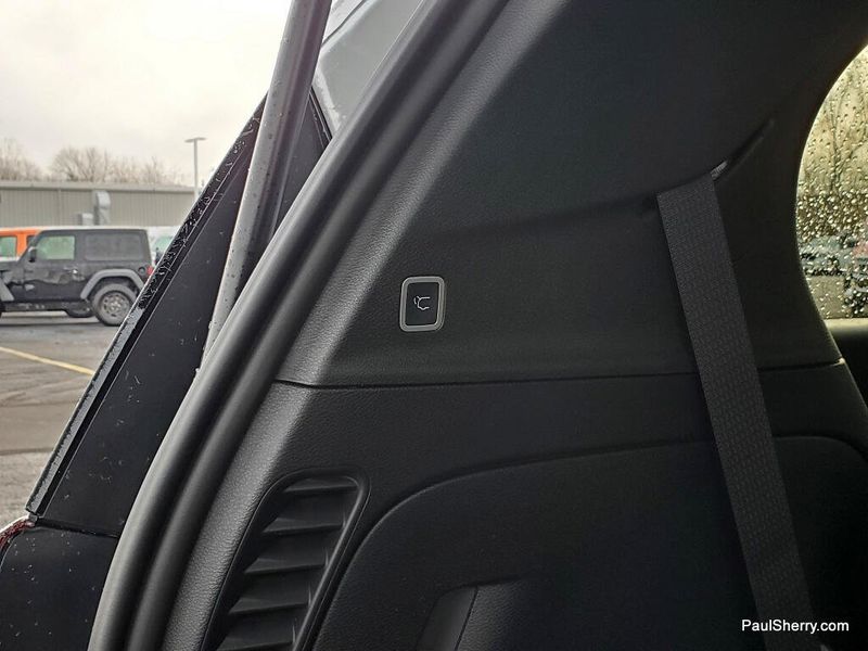 New 2026 Chrysler Pacifica Select