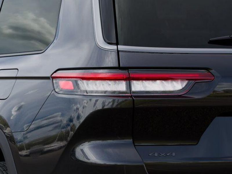 New 2026 Jeep Grand Cherokee L Laredo Altitude 4x4Image 9