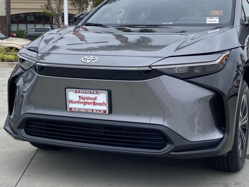 2025 Toyota bZ4X XLEImage 7