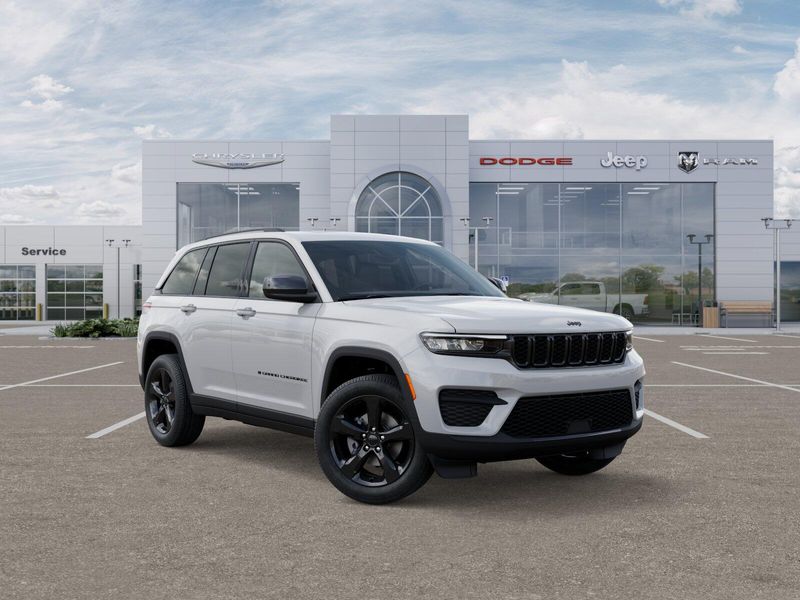 New 2025 Jeep Grand Cherokee Altitude X 4x4Image 19