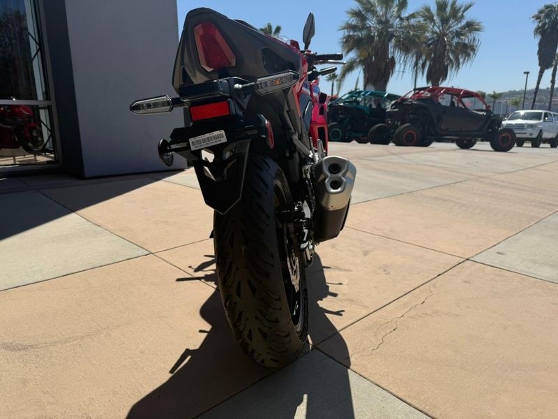 New 2025 Honda CBR500R ABS Image 9