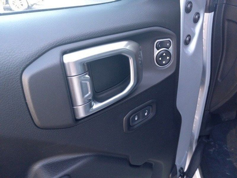 New 2024 Jeep Wrangler 4xE Garavel Jeep Norwalk CT 06851