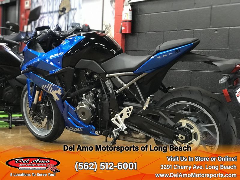 2025 Suzuki GSX-8R Image 4