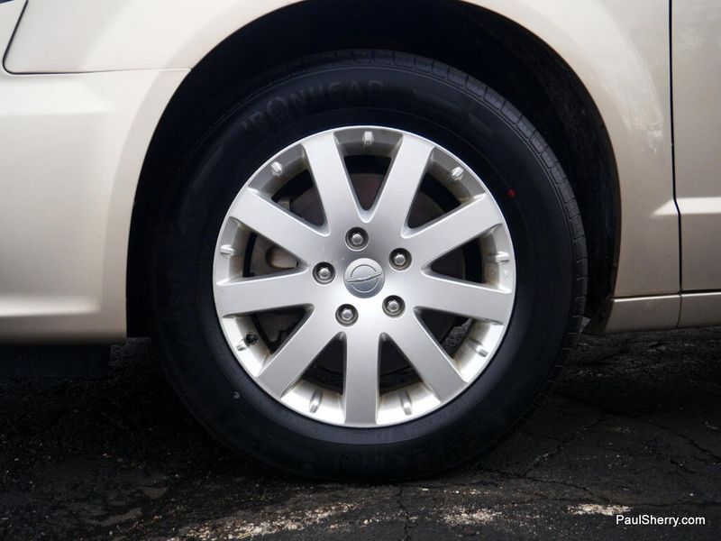 Used 2014 Chrysler Town & Country Touring