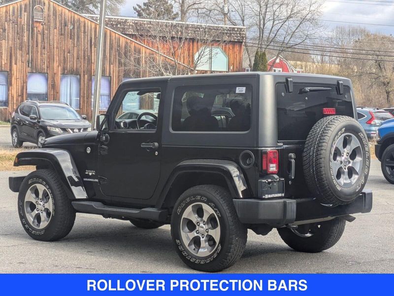 2017 Jeep Wrangler Sahara photo 3