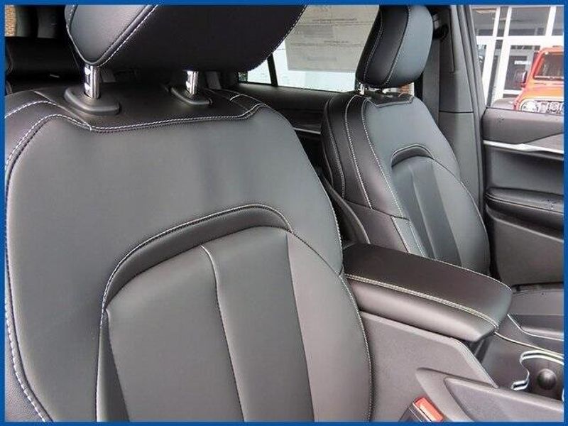 New 2025 Jeep Grand Cherokee LimitedImage 9