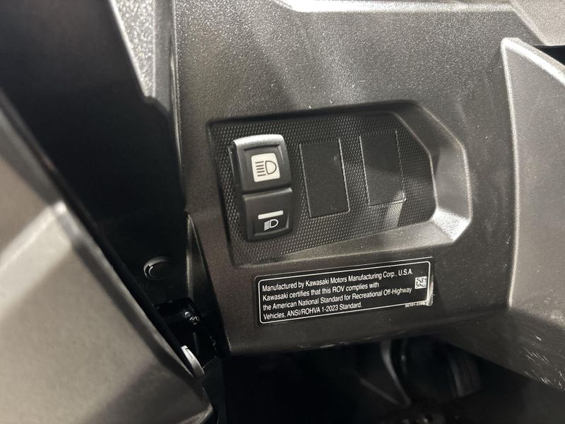 New 2027 Kawasaki TERYX KRX4 1000 BLACKOUT EDITION Image 23