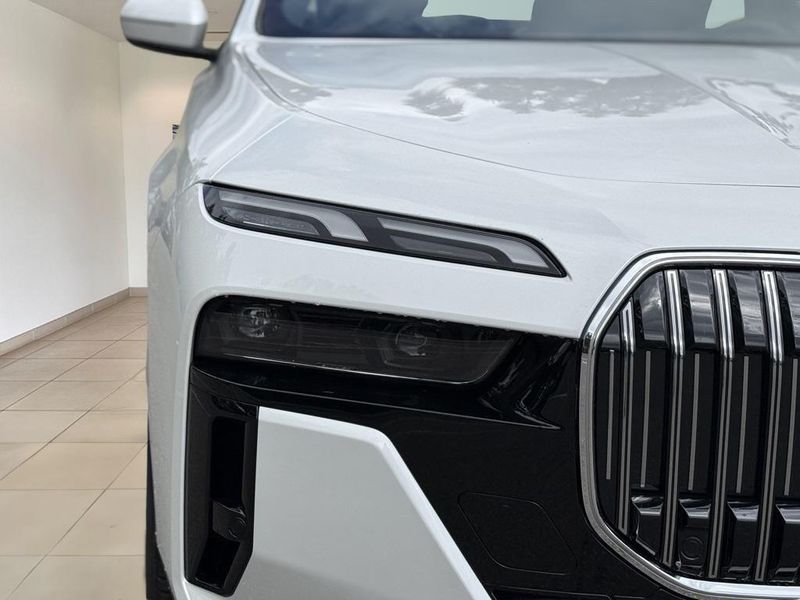 2025 BMW i7 eDrive50Image 12