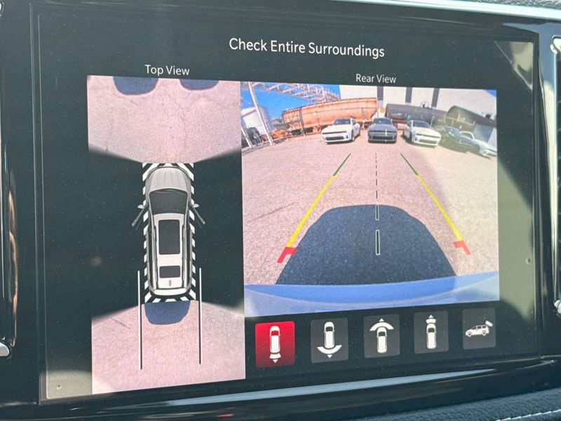 New 2027 Chrysler Pacifica Select Awd