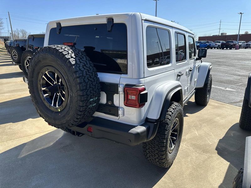 2025 Jeep Wrangler 4-door Rubicon XImage 8