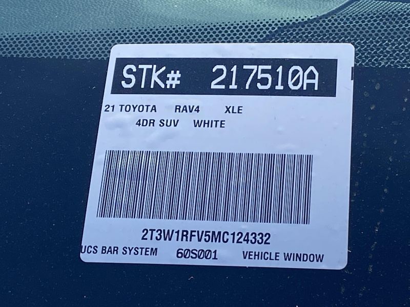 2021 Toyota RAV4 XLEImage 9