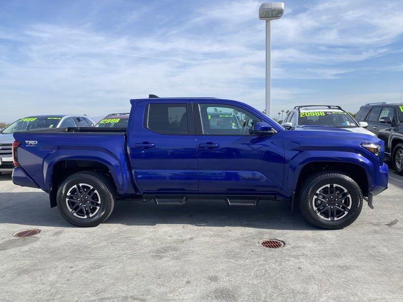 2024 Toyota Tacoma TRD SportImage 3