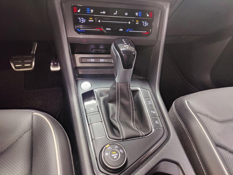 Used 2024 Volkswagen Tiguan AWD SEL R-Line w/Sunroof/NavImage 24