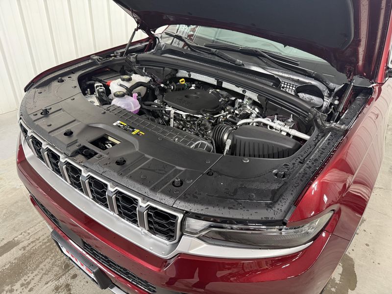 New 2026 Jeep Grand Cherokee L Limited 4x4Image 21