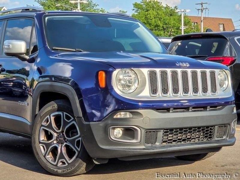2016 Jeep Renegade Limited photo 2