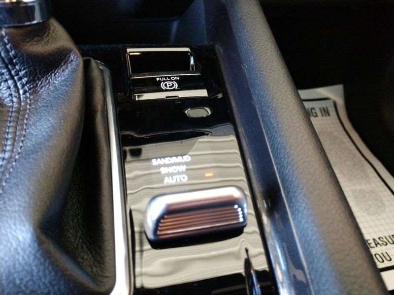 2023 Jeep Compass Latitude Lux 4x4Image 23