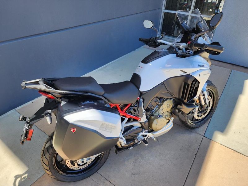 2023 Ducati MULTISTRADA V4 S TRAVEL & RADAR  in a ICEBERG WHITE exterior color. Del Amo Motorsports of South Bay (619) 547-1937 delamomotorsports.com 