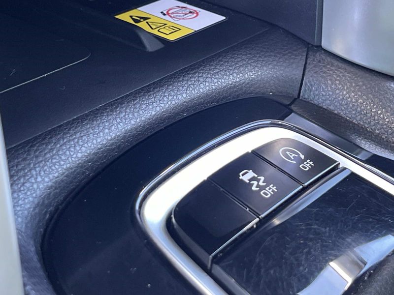 Used 2022 Toyota Corolla Cross LE 4WD (Natl)