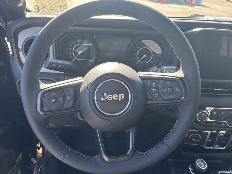 New 2026 Jeep Wrangler 4-door Sport SImage 25
