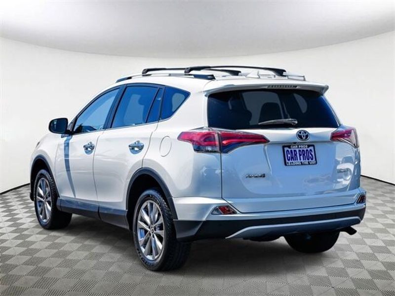 2016 Toyota RAV4 LimitedImage 7