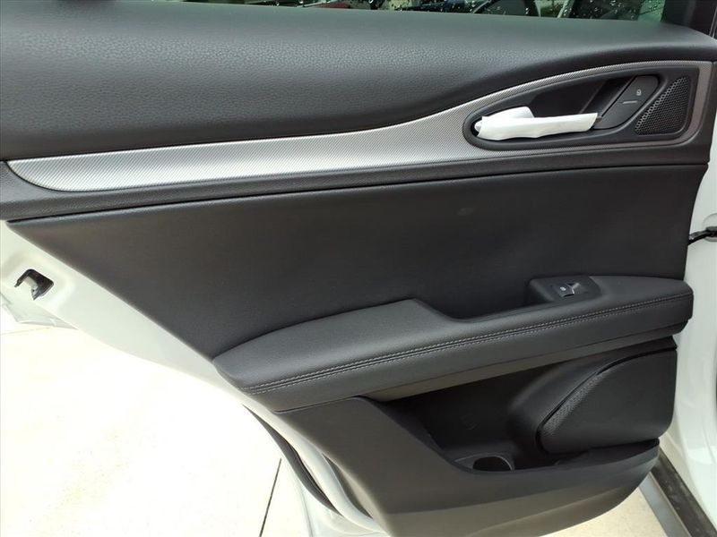 New 2025 Alfa Romeo Stelvio AwdImage 11