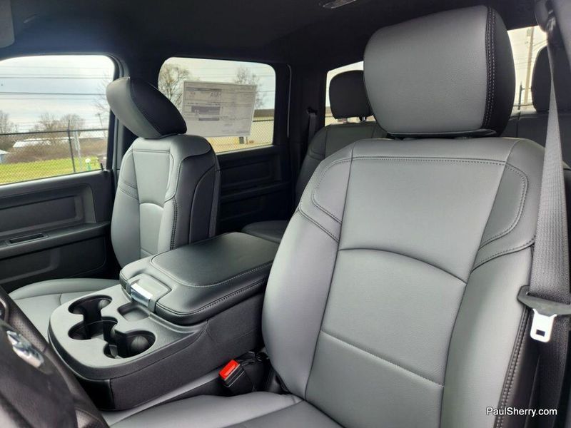 New 2024 RAM 5500 Tradesman Chassis Crew Cab 4x4 84