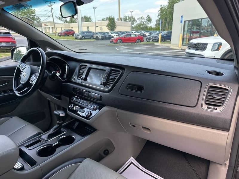 Used 2021 Kia Sedona EXImage 17