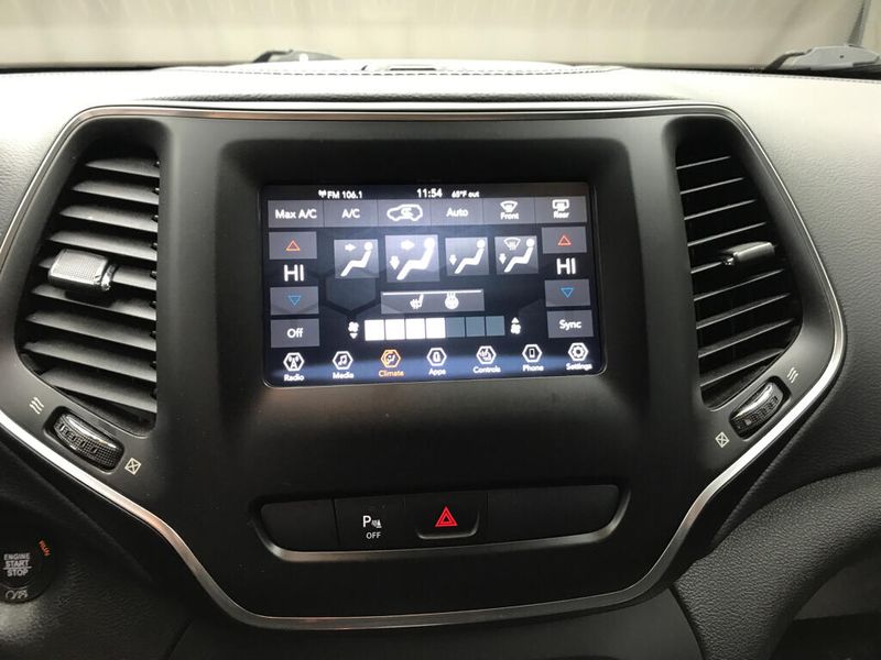 Used 2020 Jeep Cherokee Latitude PlusImage 12
