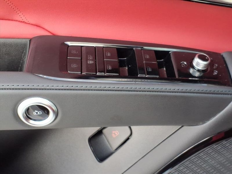 New 2026 Maserati Grecale ModenaImage 26