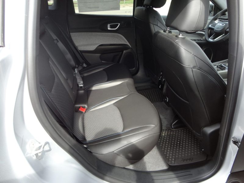 2025 Jeep Compass Latitude 4x4Image 27