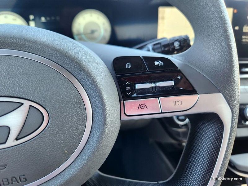 2024 Hyundai Elantra SELImage 35