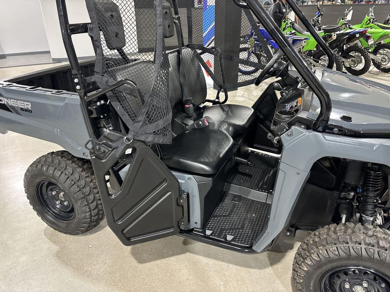 Used 2025 Honda PIONEER 520 Image 17