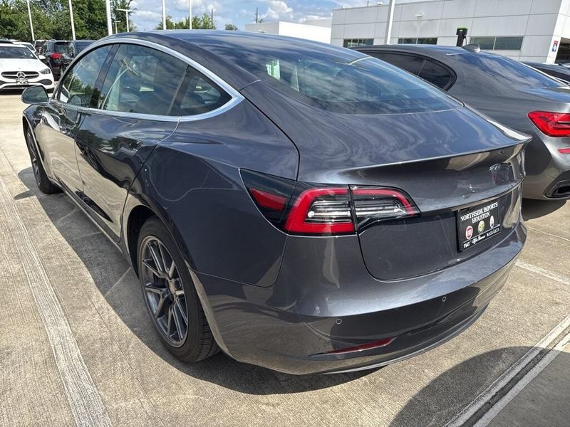 2020 Tesla Model 3 Standard Range PlusImage 4
