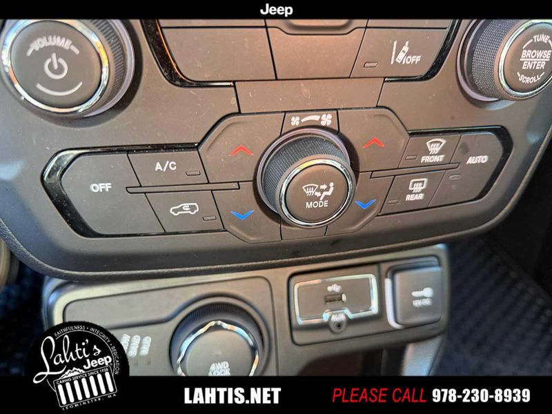 2022 Jeep Renegade Latitude photo 29