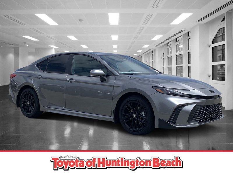 2025 Toyota Camry Image 1