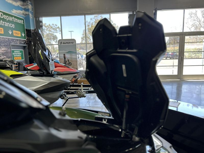 New 2025 Kawasaki JET SKI ULTRA 160LX Image 6