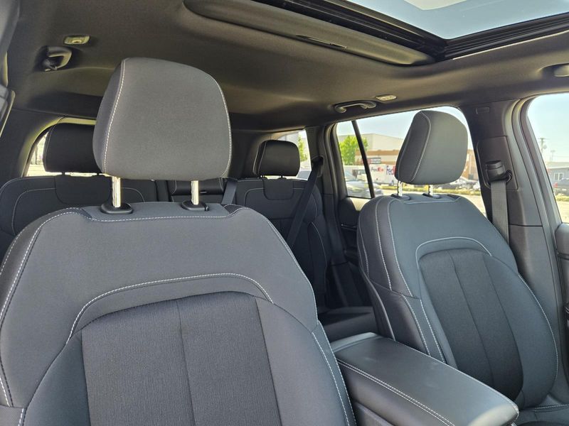 New 2026 Jeep Grand Cherokee Laredo X 4x2