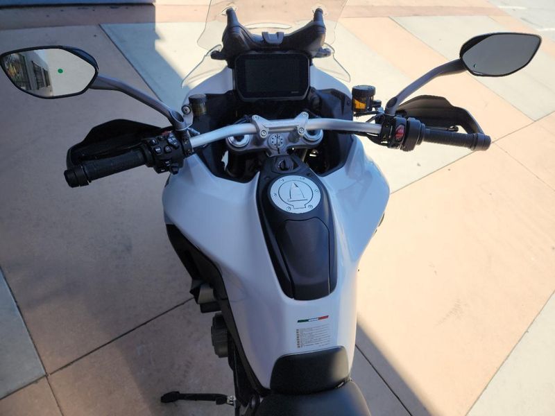 2023 Ducati MULTISTRADA V4 S TRAVEL & RADAR  in a ICEBERG WHITE exterior color. Del Amo Motorsports of South Bay (619) 547-1937 delamomotorsports.com 