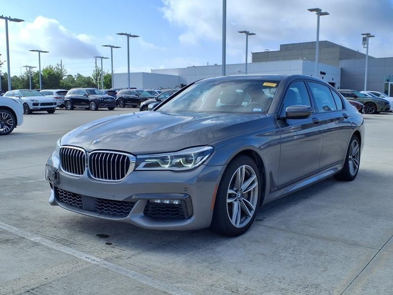 2017 BMW 750i 750iImage 10