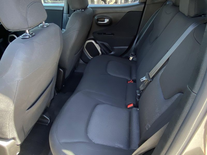 Used 2016 Jeep Renegade LatitudeImage 14