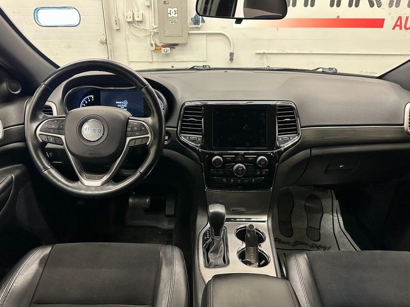 2021 Jeep Grand Cherokee Laredo XImage 25
