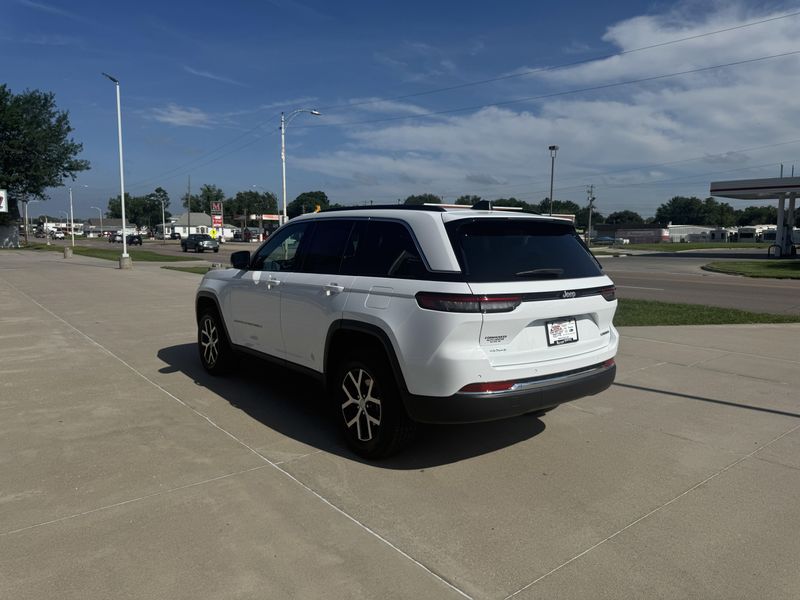 New 2025 Jeep Grand Cherokee LimitedImage 6