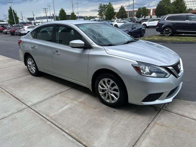 2018 Nissan Sentra SVImage 3