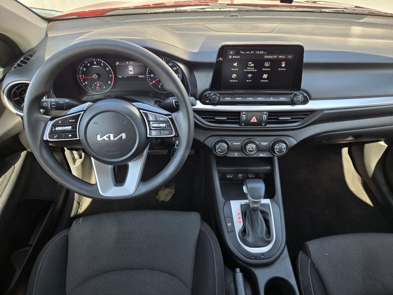 Used 2023 Kia Forte LXS IVT