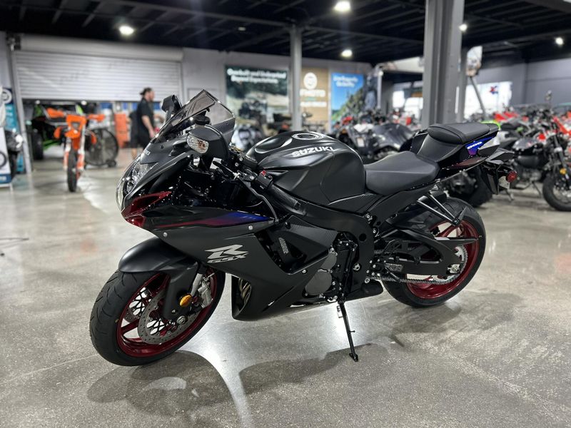 New 2026 Suzuki GSX-R600 Image 2